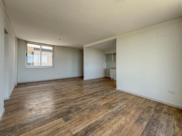Departamento de 2 dormitorios, 2 cocheras, con terraza exclusiva y amenities