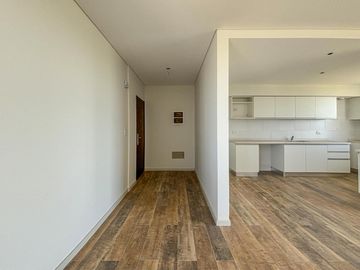 Departamento de 2 dormitorios, 2 cocheras, con terraza exclusiva y amenities