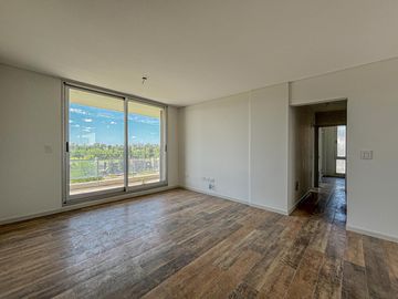 Departamento de 2 dormitorios, 2 cocheras, con terraza exclusiva y amenities