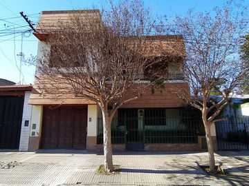 Casa de 3 dormitorios en 2 plantas. APTA A CREDITO