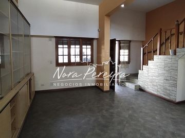 Casa de 3 dormitorios en 2 plantas. APTA A CREDITO