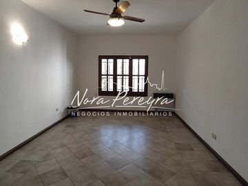 Casa de 3 dormitorios en 2 plantas. APTA A CREDITO
