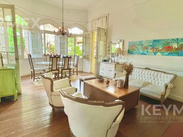 Venta PH en San Isidro 4 ambientes, pasaje seguro, cerca de plaza, café y tren