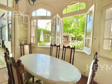 Venta PH en San Isidro 4 ambientes, pasaje seguro, cerca de plaza, café y tren