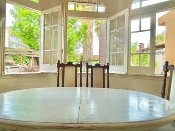 Venta PH en San Isidro 4 ambientes, pasaje seguro, cerca de plaza, café y tren
