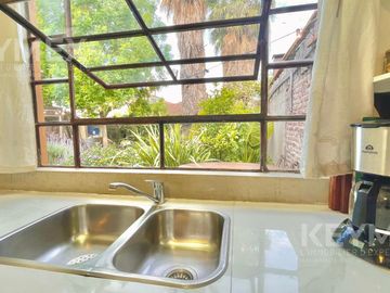 Venta PH en San Isidro 4 ambientes, pasaje seguro, cerca de plaza, café y tren
