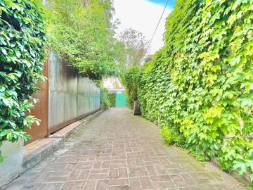 Venta PH en San Isidro 4 ambientes, pasaje seguro, cerca de plaza, café y tren