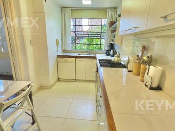 Venta PH en San Isidro 4 ambientes, pasaje seguro, cerca de plaza, café y tren