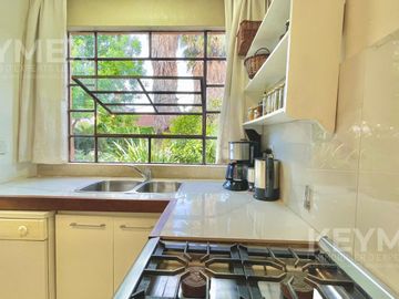 Venta PH en San Isidro 4 ambientes, pasaje seguro, cerca de plaza, café y tren