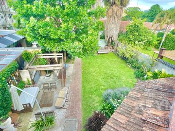 Venta PH en San Isidro 4 ambientes, pasaje seguro, cerca de plaza, café y tren