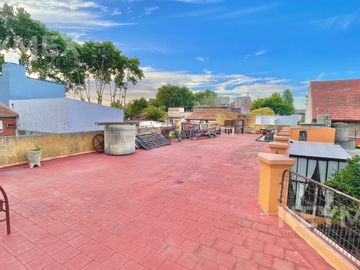 Venta PH en San Isidro 4 ambientes, pasaje seguro, cerca de plaza, café y tren