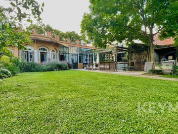 Venta PH en San Isidro 4 ambientes, pasaje seguro, cerca de plaza, café y tren