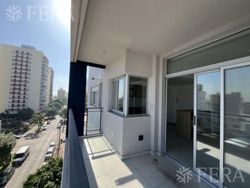Venta de Departamento 4 ambientes con balcón en Wilde