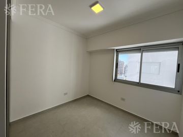 Venta de Departamento 4 ambientes con balcón en Wilde