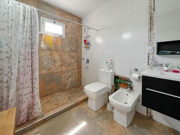 Casa de 2 dormitorios con jardín y pileta, Funes Town