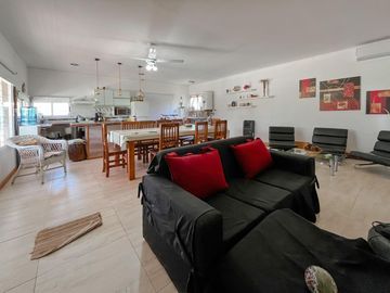 Casa de 2 dormitorios con jardín y pileta, Funes Town