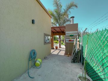 Casa de 2 dormitorios con jardín y pileta, Funes Town