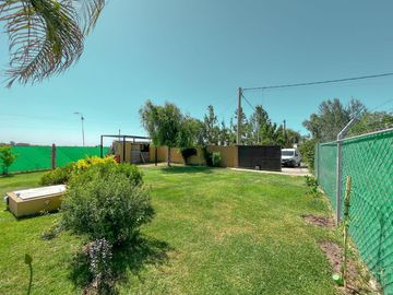 Casa de 2 dormitorios con jardín y pileta, Funes Town
