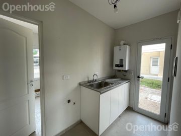 Venta Casa en  SAN PABLO con salida a espacio verde comun