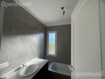Venta Casa en  SAN PABLO con salida a espacio verde comun