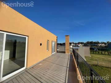 Venta Casa en  SAN PABLO con salida a espacio verde comun