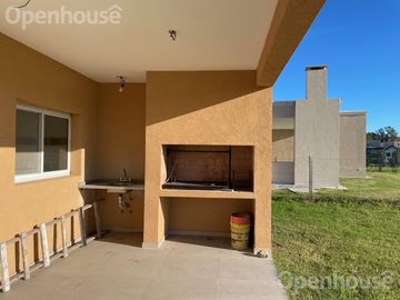 Venta Casa en  SAN PABLO con salida a espacio verde comun