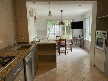 Casa en venta - 3 Dormitorios 3 Baños - 600Mts2 - San Miguel