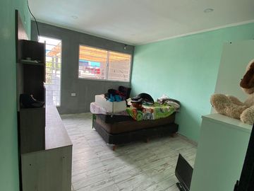 Casa en El Triangulo Malvinas Argentinas
