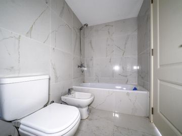 Departamento en venta - 3 Dormitorios 4 Baños - Cochera - 158.1mts2 - Caballito