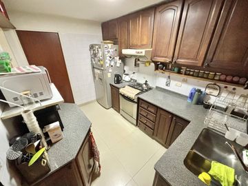 Impecable casa de 5 ambientes en venta con cochera y parrilla en el Club Nautico Escobar
