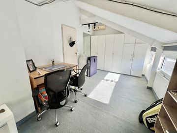 Impecable casa de 5 ambientes en venta con cochera y parrilla en el Club Nautico Escobar