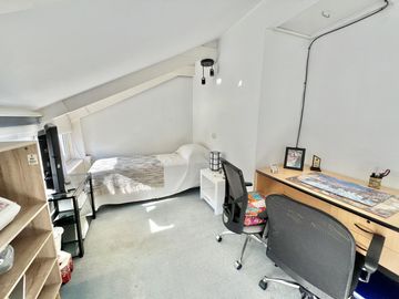 Impecable casa de 5 ambientes en venta con cochera y parrilla en el Club Nautico Escobar