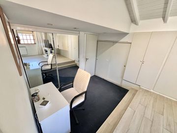 Impecable casa de 5 ambientes en venta con cochera y parrilla en el Club Nautico Escobar