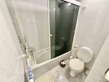 Impecable casa de 5 ambientes en venta con cochera y parrilla en el Club Nautico Escobar