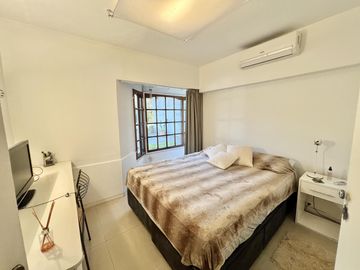 Impecable casa de 5 ambientes en venta con cochera y parrilla en el Club Nautico Escobar