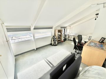 Impecable casa de 5 ambientes en venta con cochera y parrilla en el Club Nautico Escobar