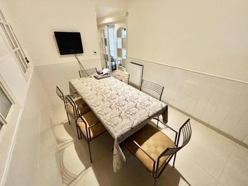 Impecable casa de 5 ambientes en venta con cochera y parrilla en el Club Nautico Escobar