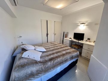 Impecable casa de 5 ambientes en venta con cochera y parrilla en el Club Nautico Escobar