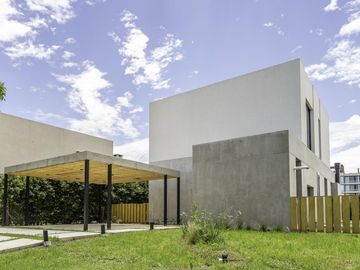 VENTA, CASA, PUERTOS, BARRIO ARAUCARIAS, LOTE AL 100, 4 AMBIENTES