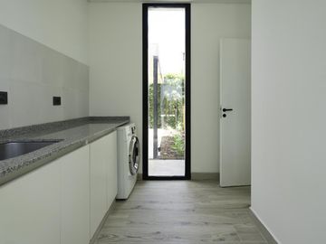 VENTA, CASA, PUERTOS, BARRIO ARAUCARIAS, LOTE AL 100, 4 AMBIENTES