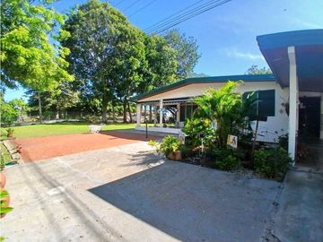 VENDO CASA EN CHITRE, SOBRE CARRETERA PRINCIPAL VIA LAS TABLAS.