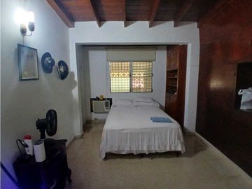 VENDO CASA EN CHITRE, SOBRE CARRETERA PRINCIPAL VIA LAS TABLAS.