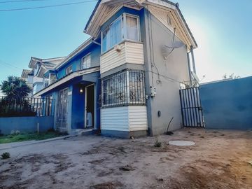 Comoda Casa, San Bernardo 3 Dormitorios en Condominio Urbano