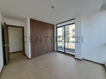 Departamento por estrenar con patio Sector La Florida