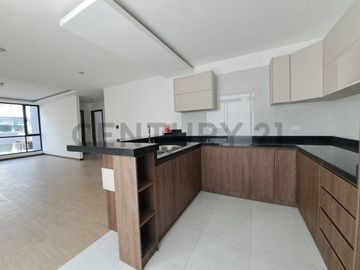 Departamento por estrenar con patio Sector La Florida