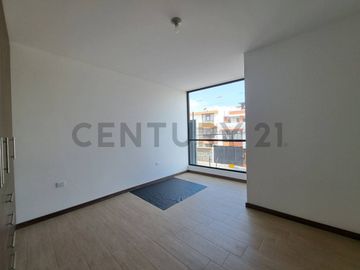 Departamento por estrenar con patio Sector La Florida