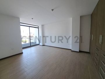 Departamento por estrenar con patio Sector La Florida