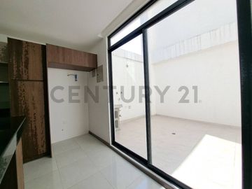 Departamento por estrenar con patio Sector La Florida