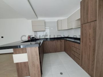 Departamento por estrenar con patio Sector La Florida