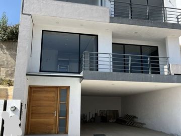 Casa nueva en venta Moncayo Zona Esmeralda